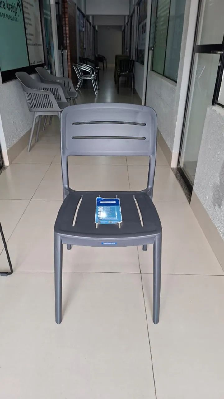 Cadeira em Plástico (em Polipropileno) - 01 unidade - Foto 2
