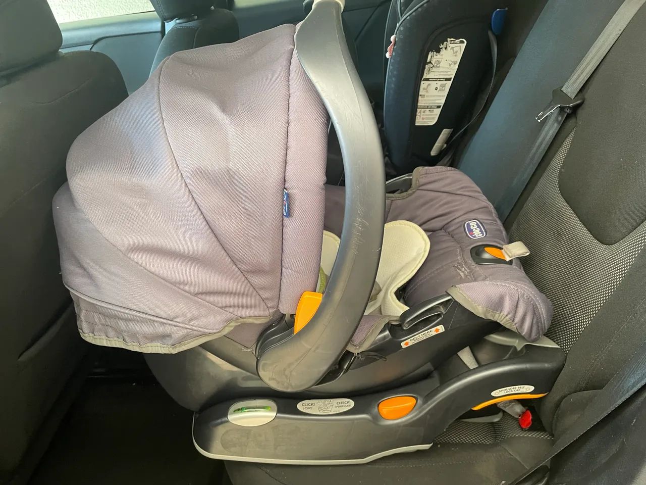 Bebê conforto e base carro Chicco 