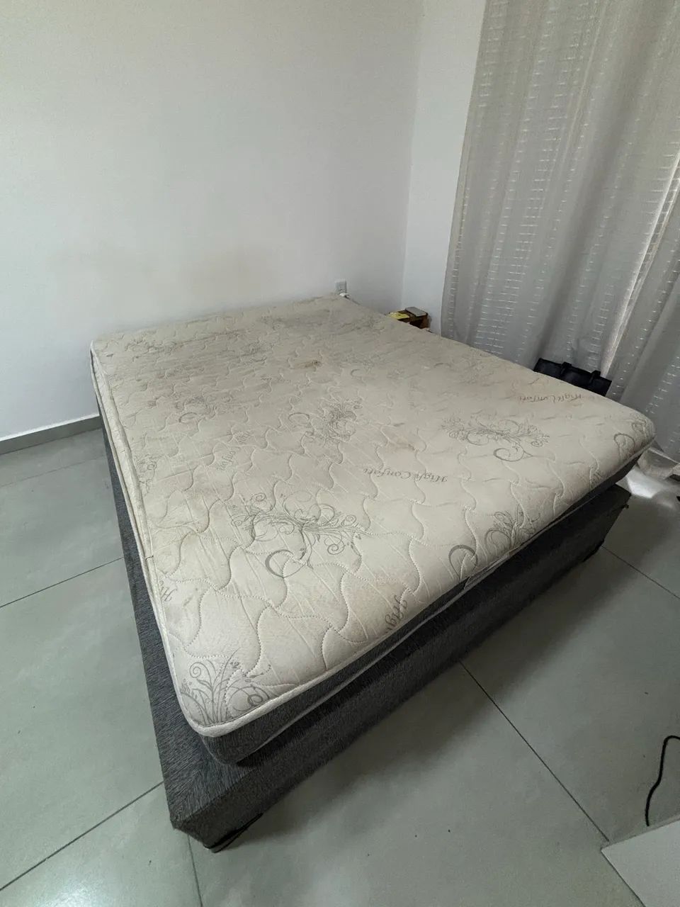 Cama box casal (sem os pés)