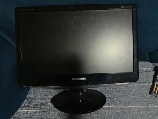 Monitor Samsung 415076777586872320