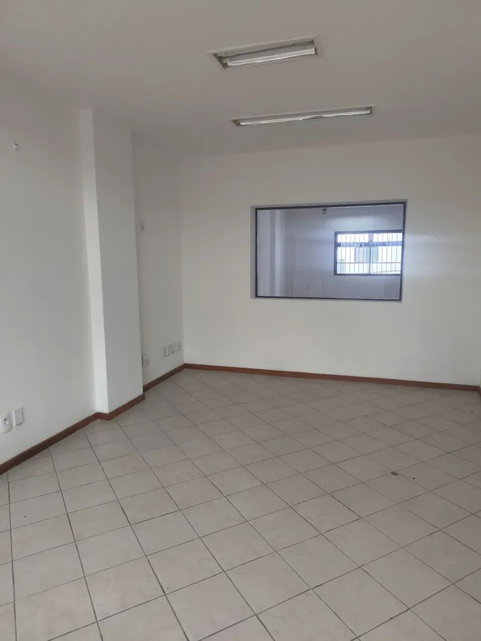 Alugo ótima casa comercial em Morada de Camburi - Foto 4