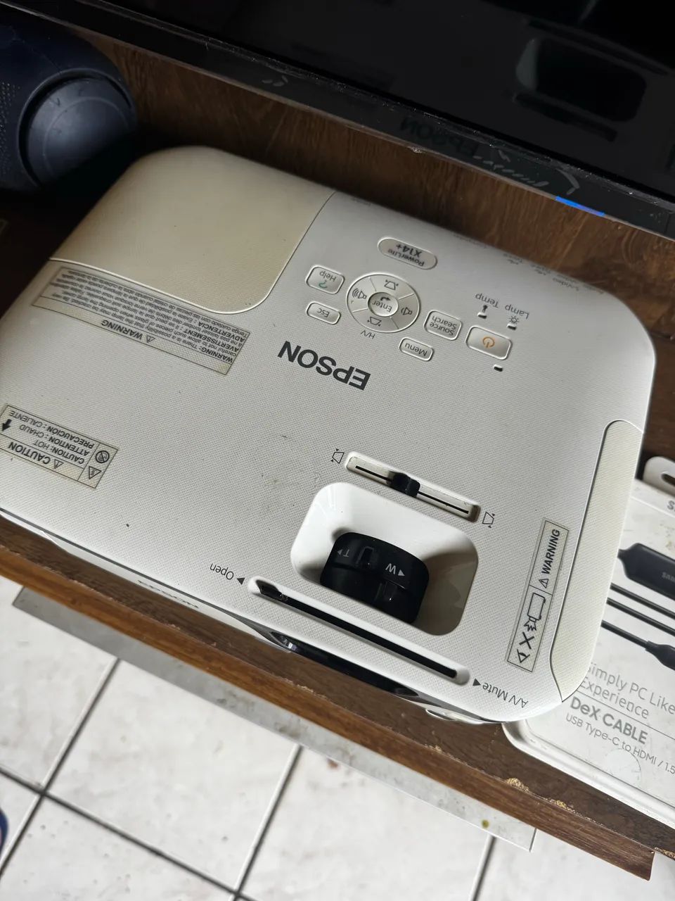 Projetor Epson X14+ funcionando 100% - Foto 5