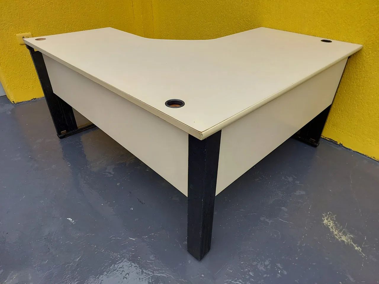Mesa escritório em L com gavetas  - Foto 4