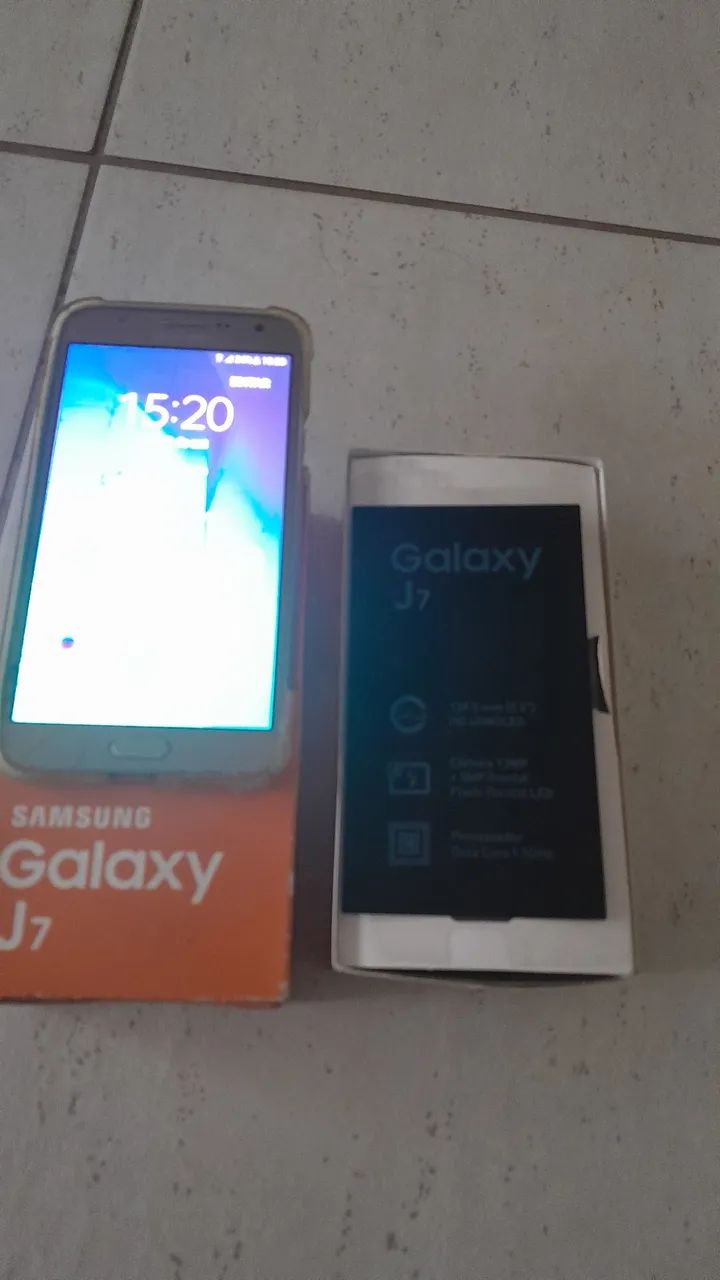 Samsung  J 7