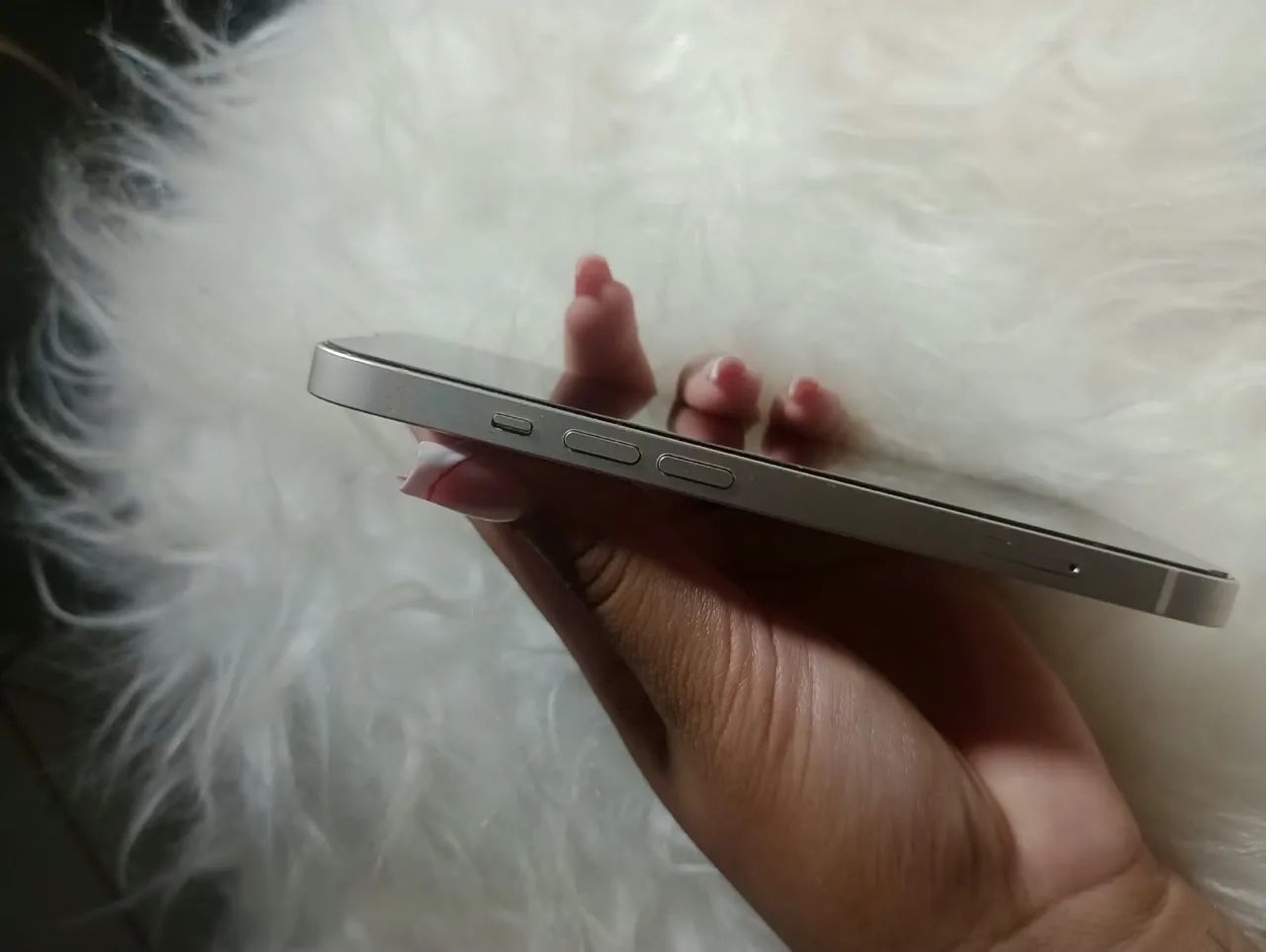 Vendo iPhone 13 sem marcas de uso  - Foto 3