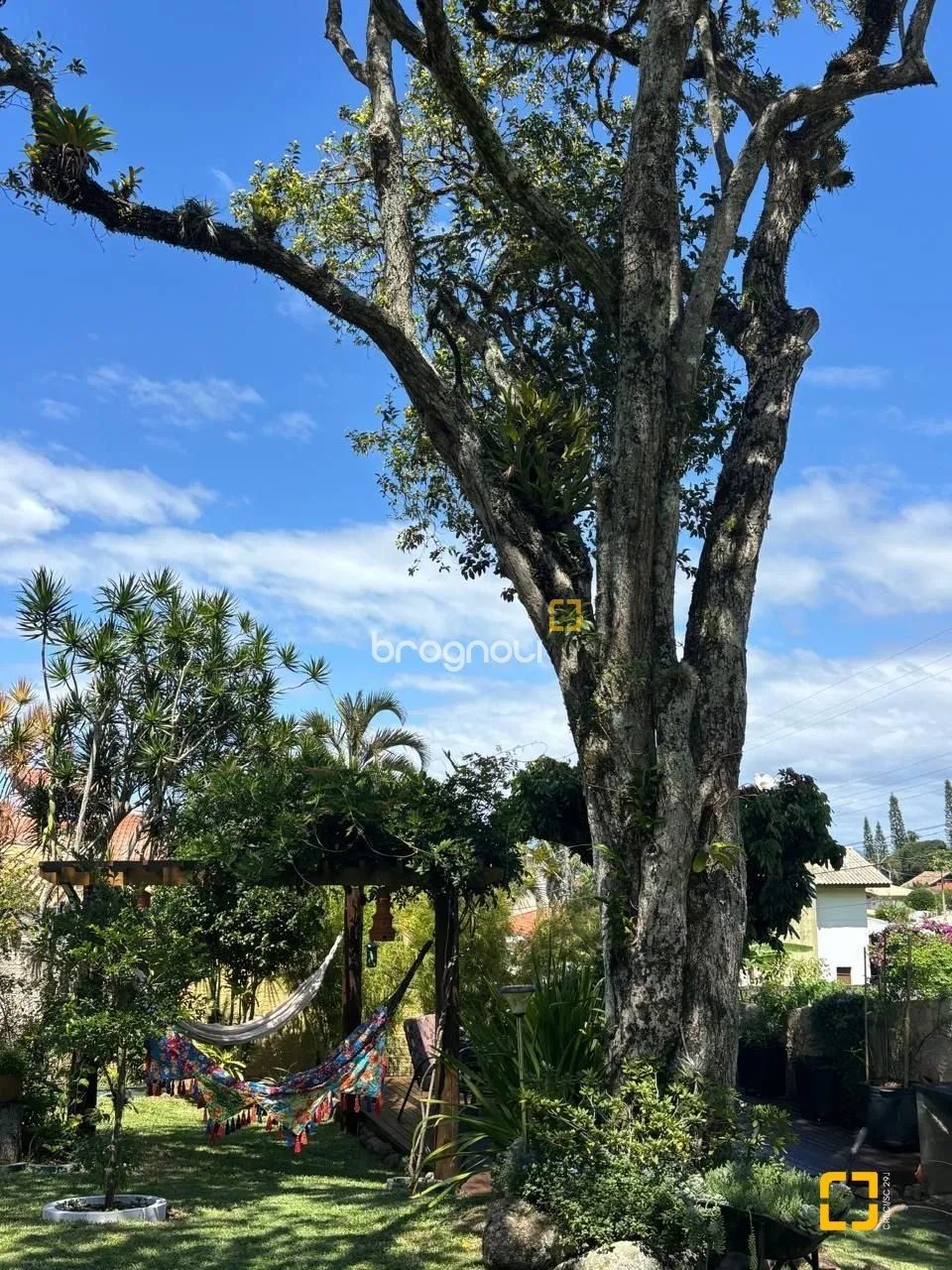 BROGNOLI VENDE - CASA COM 3 DORMITÓRIOS, SENDO 1 SUÍTE, VISTA MAR - SAMBAQUI. - Foto 3