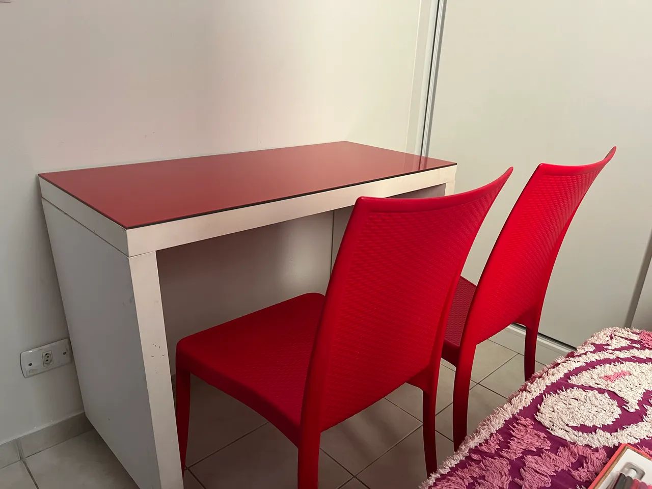 Mesa c 2 cadeiras  - Foto 4