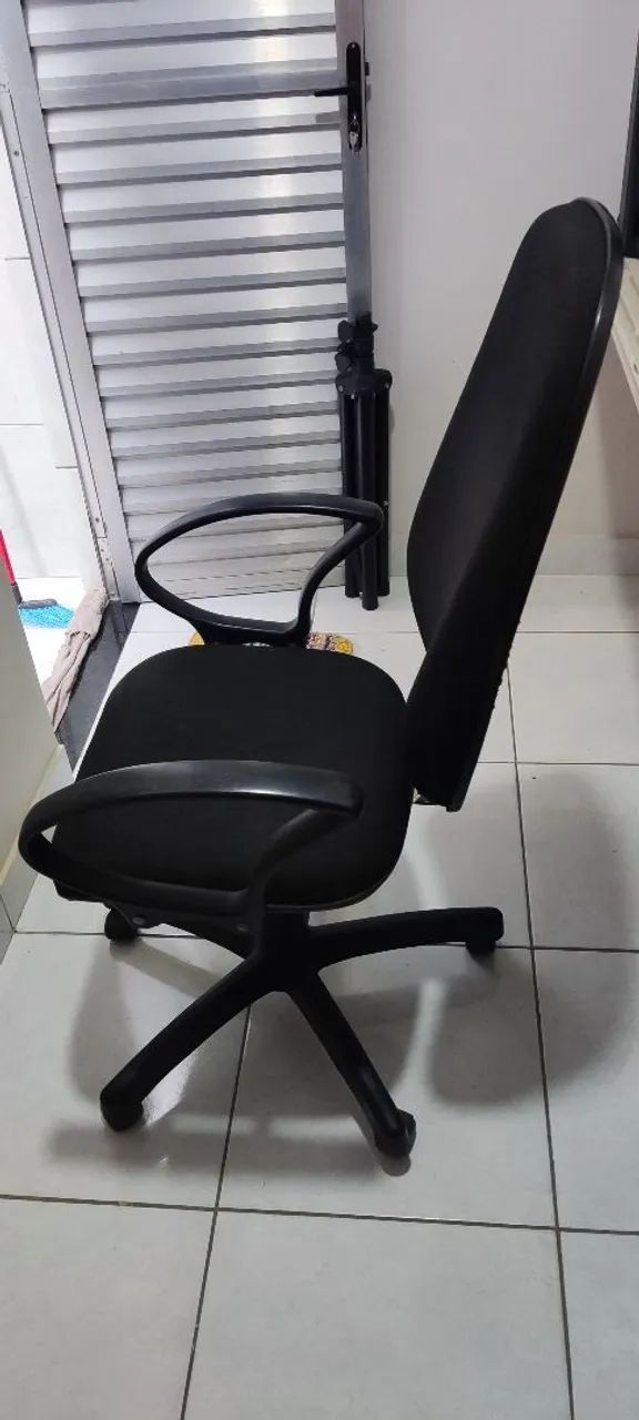 CADEIRA EXECUTIVA COM BRAÇO EM PERFEITO ESTADO - Foto 3