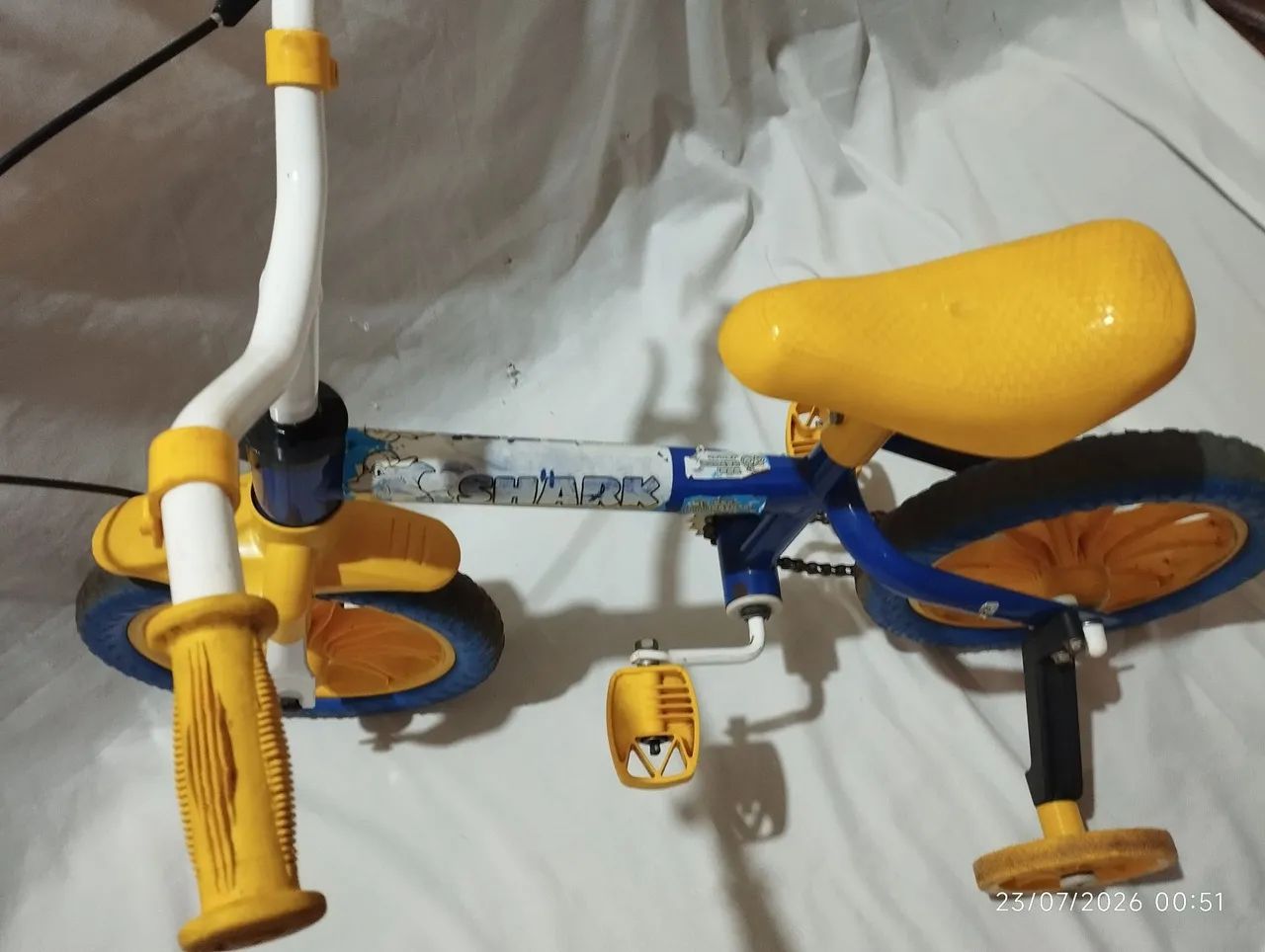 ? BICICLETA INFANTIL SHARK ARO 12 ? BEM CONSERVADA - Foto 3