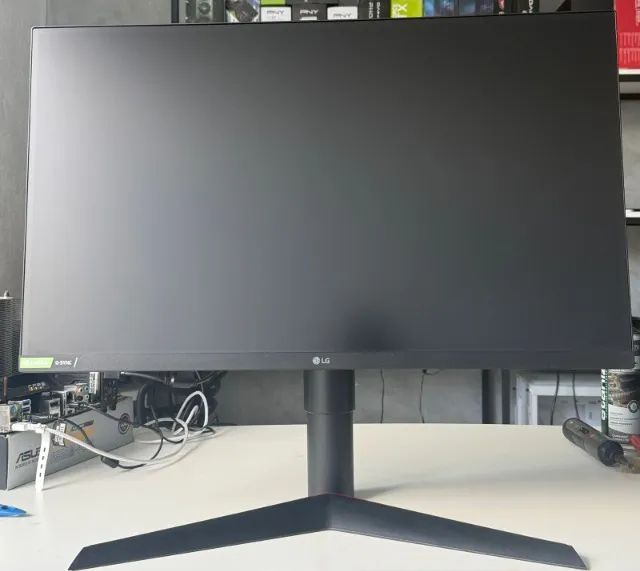 Monitor Gamer LG, 27" Full HD, 240Hz, 1ms, IPS, DisplayPort, HDMI, USB, HDR10