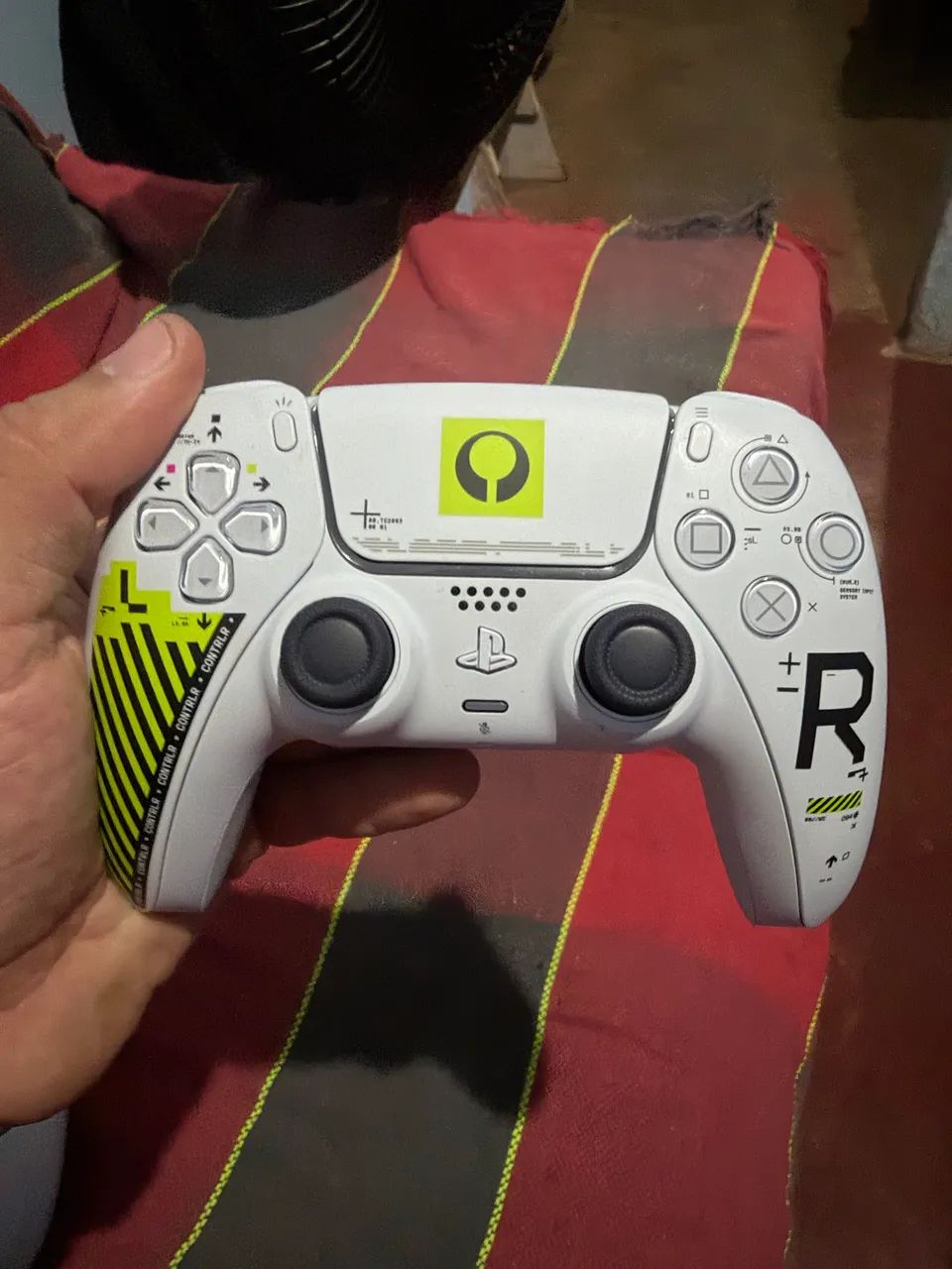 Ps5 com jogos e dois comandos  - Foto 3