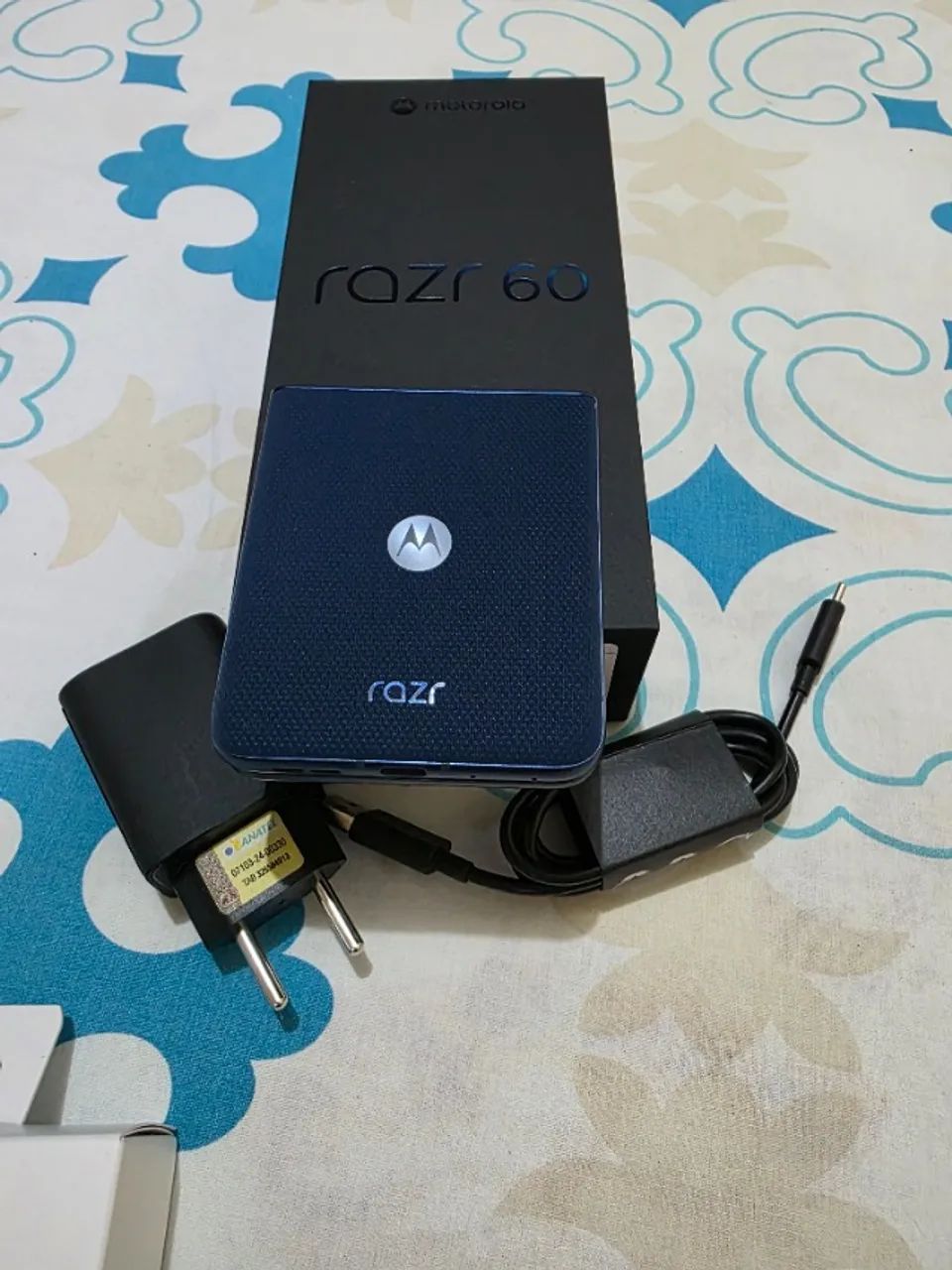 Smartphone Motorola Razr 60 - Foto 3