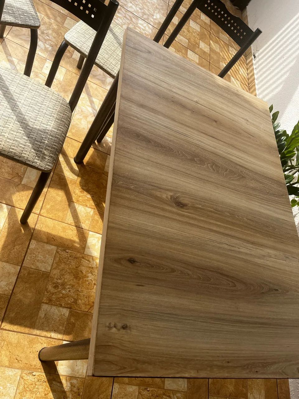 Mesa com quatro cadeiras  - Foto 3