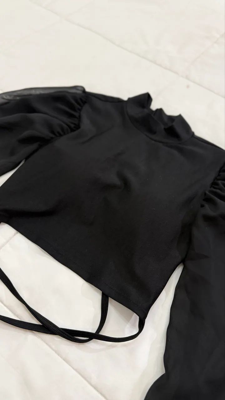 Cropped Preto Manga Bufante P/M | Novo