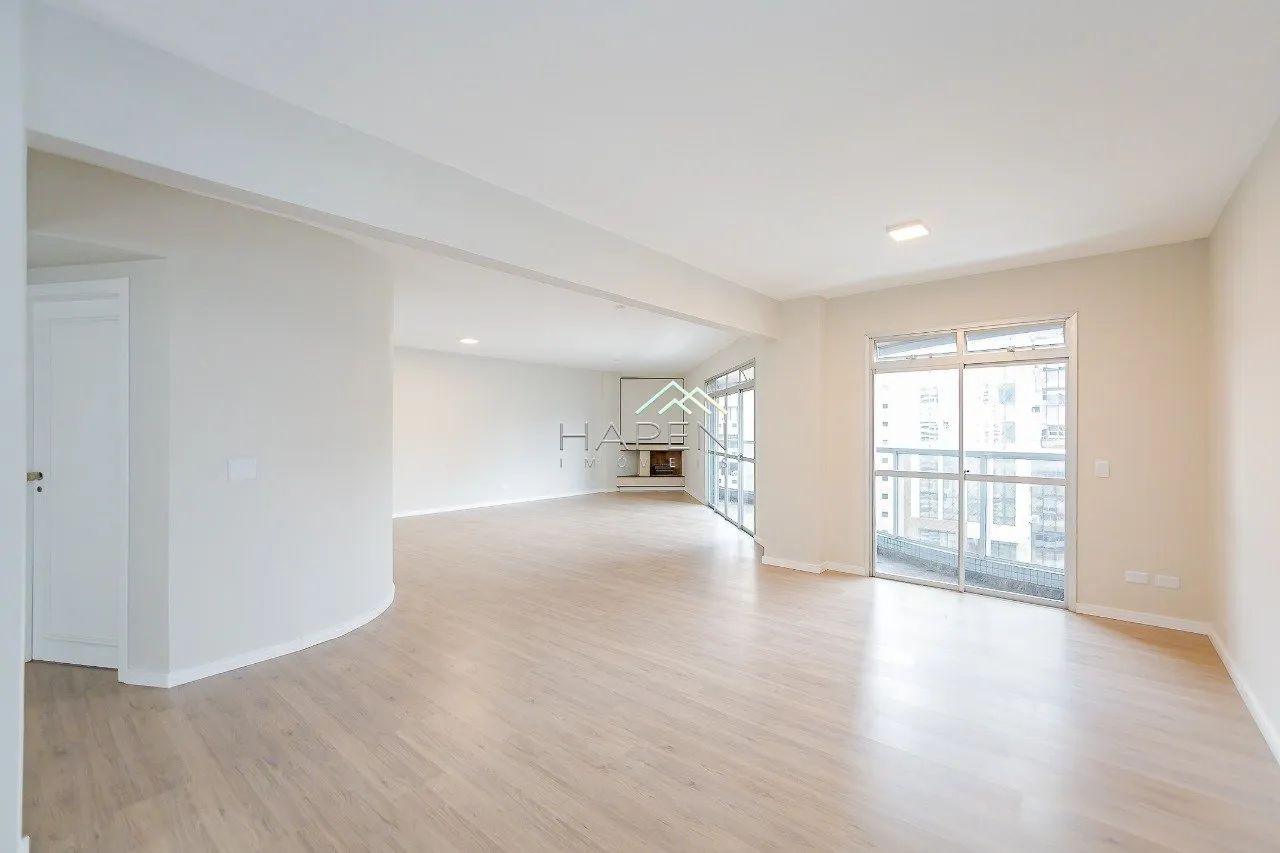 Apartamento 3 quartos à venda no Batel!