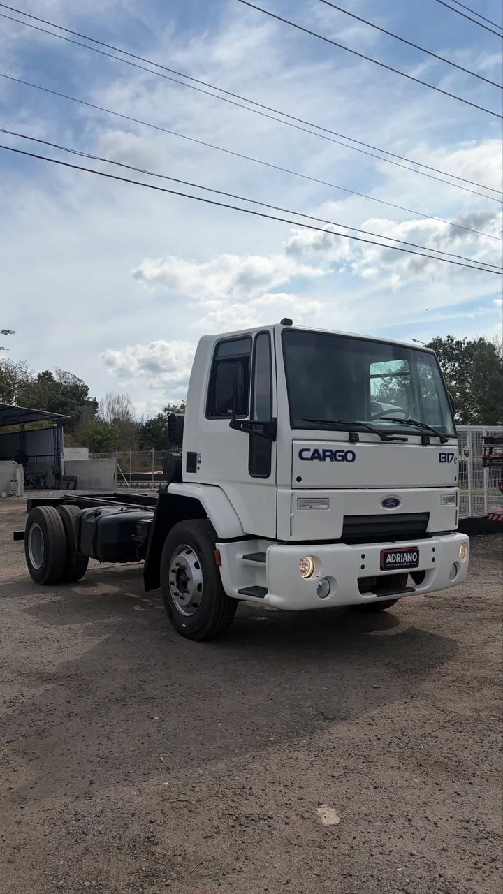 Ford Cargo 1317 Modelo 2009  - Foto 2