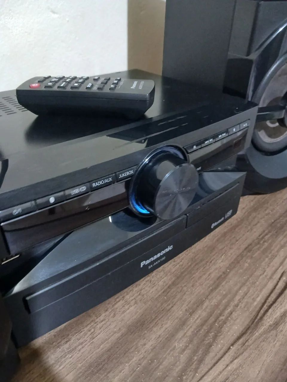 ? Mini System Panasonic AKX100 - Bluetooth, USB e Som Potente 2Caixas
