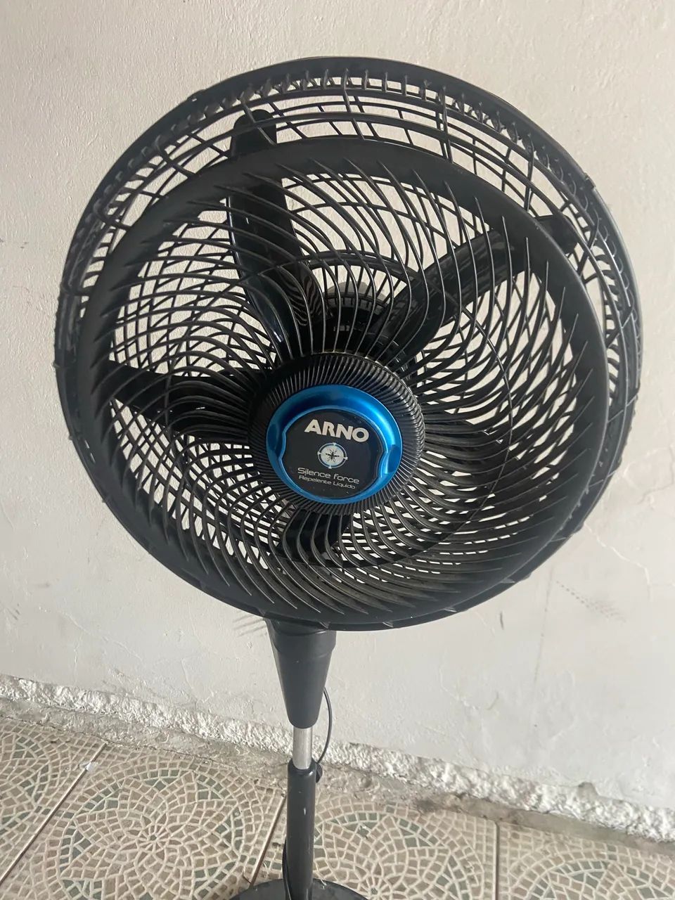 Ventilador de parede e ventilador de pescoço  - Foto 2