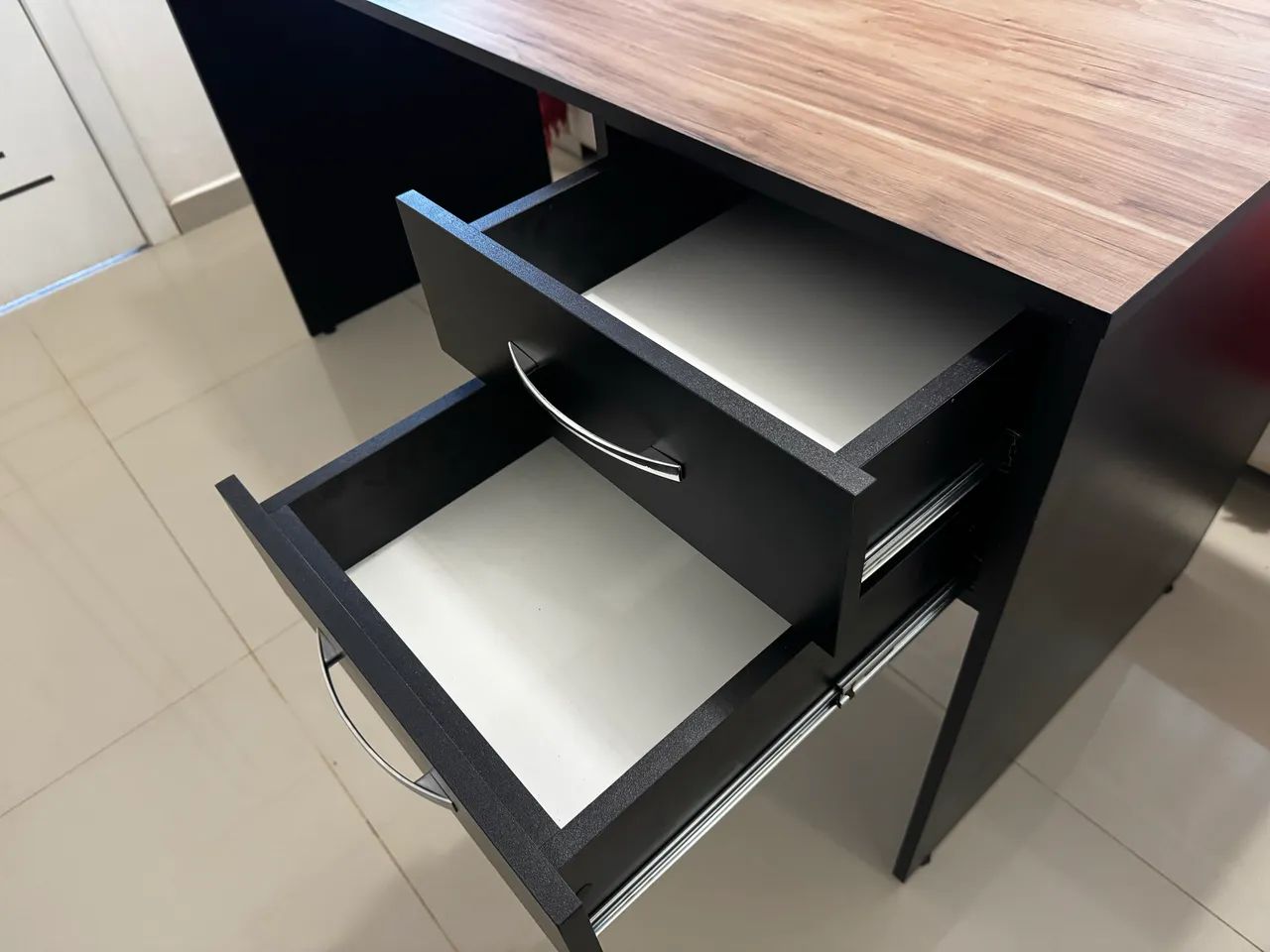 Mesa escritório 1.40 (nunca usada) - Foto 2