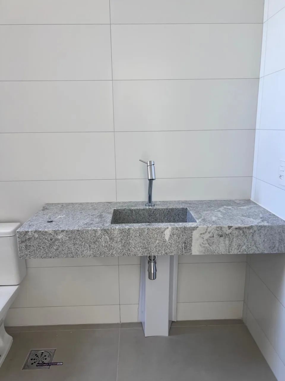 Bancada em granito cinza