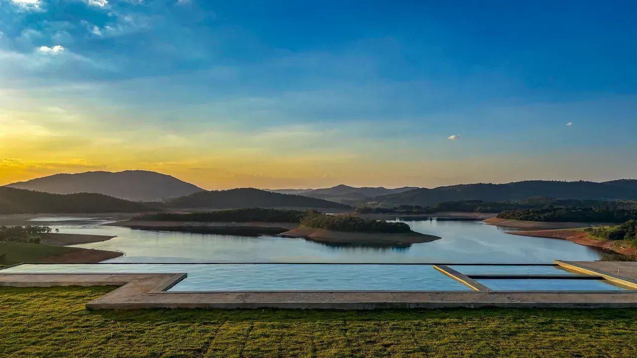 Casa à venda - 1305m² construídos - 6 Suítes- Acesso à Represa - Foto 2