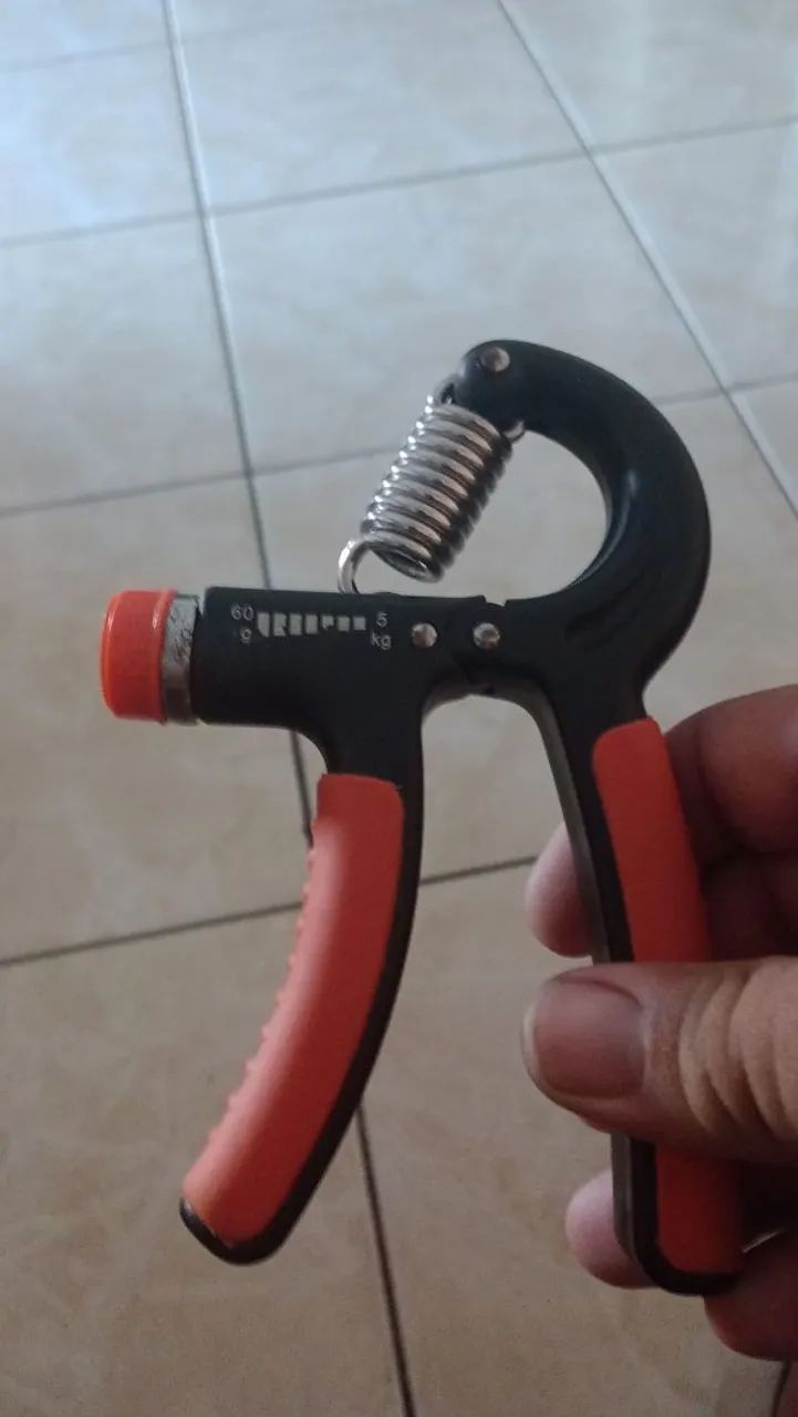 Hand Grip Ajustável (alicate de fortalecimento) com mola de aço e pegadore