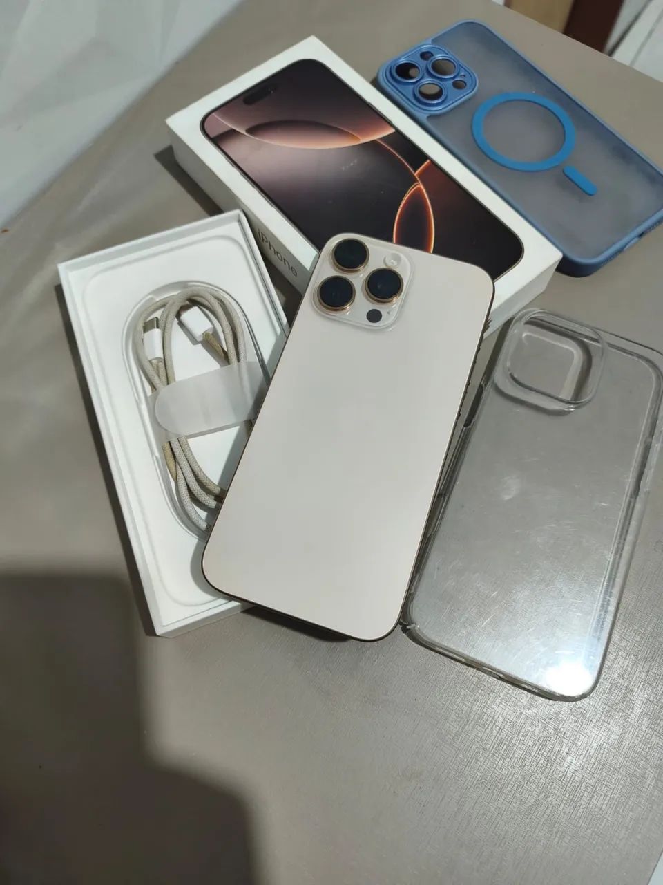 iPhone 16 pro max desert 256GB perfeito na caixa com cabo e capa - Foto 2