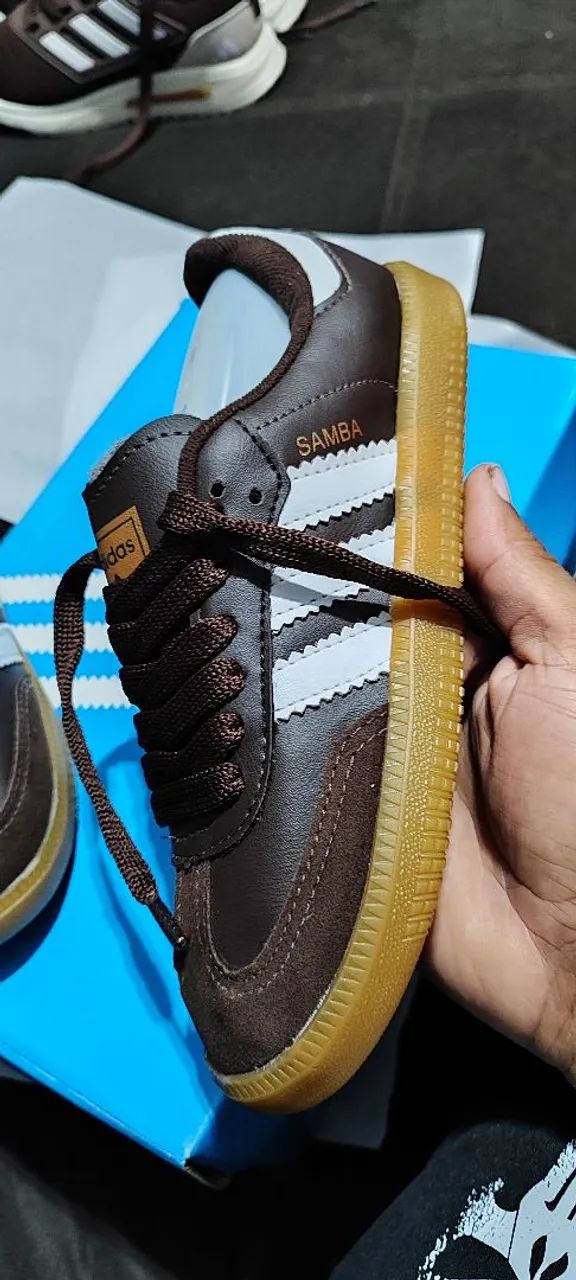Tênis Adidas tamanho 34 - Foto 4