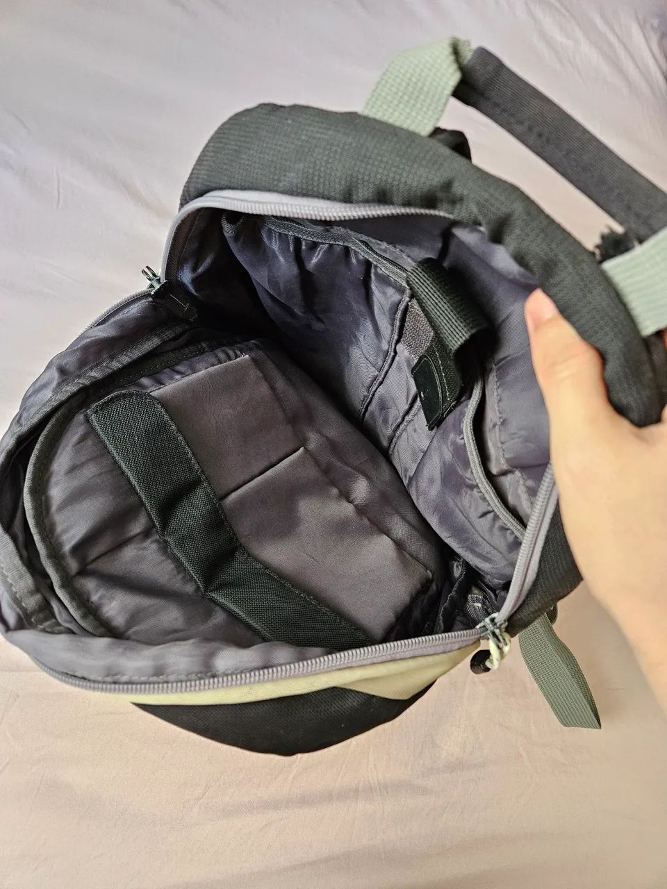 Mochila preta para notebook  - Foto 2