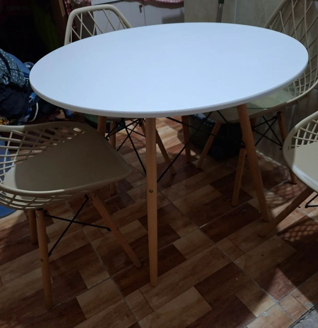 Mesa com 4 cadeiras  - Foto 3