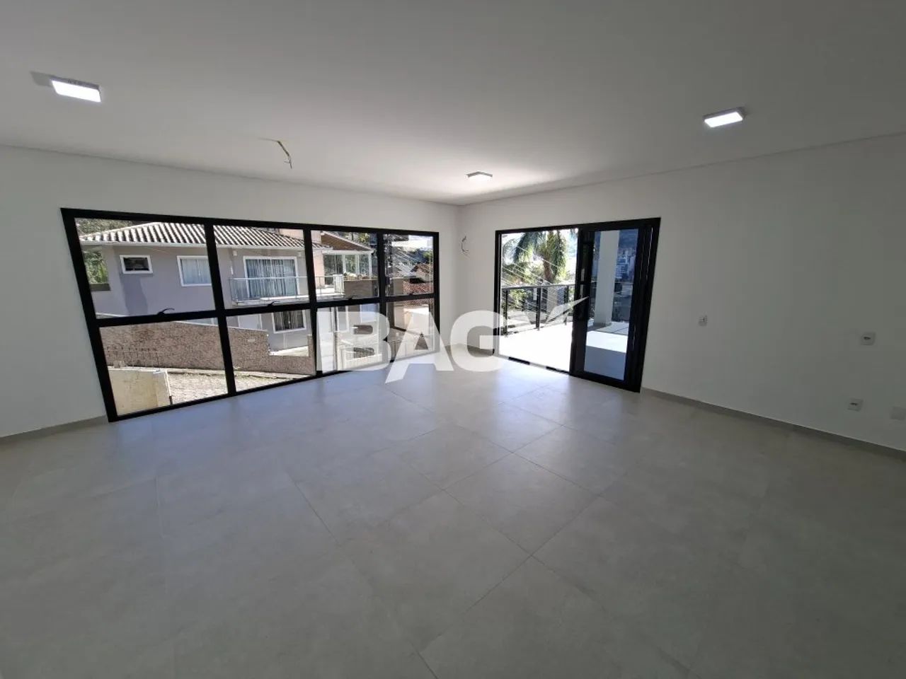 Excelente Casa 5 dormitório(s) em Itacorubi - Florianópolis - Foto 2