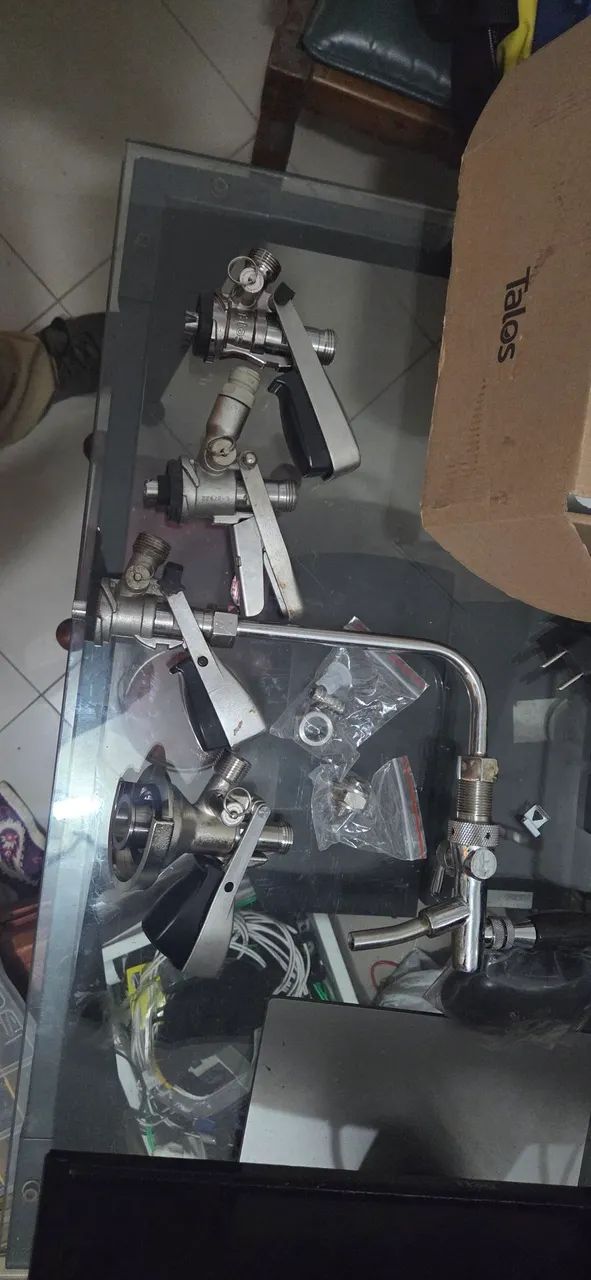 Kit Extração de Chopp - 4 Válvulas Extratoras + Torre com Torneira bocais