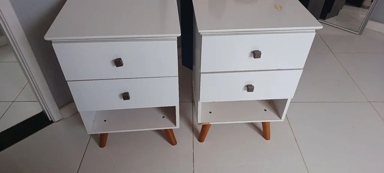 Mesinhas criado mudo