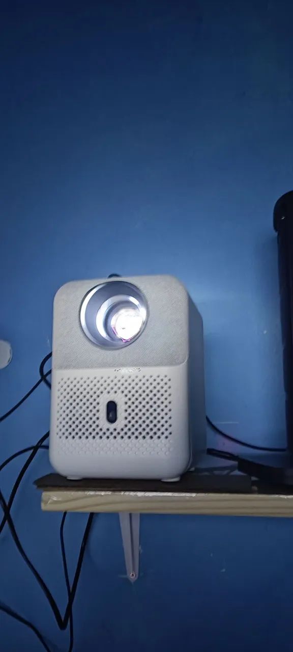 Projetor biyntek love u4 novinho na caixa, ótica selada, ful hd nativo,.