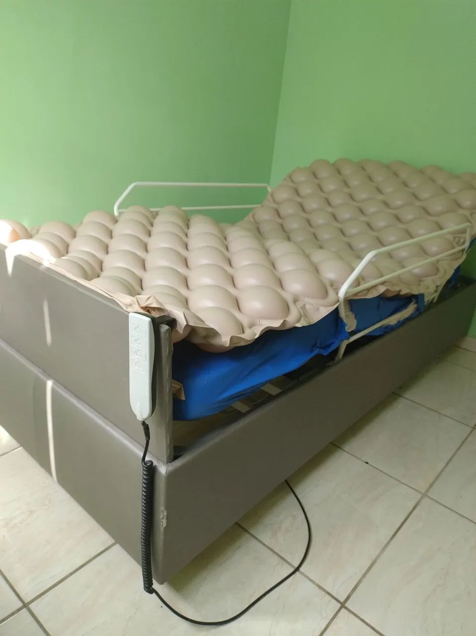 Kit Cama Hospitalar Articulada com Controle + Colchão Pneumático - Usado - Foto 4
