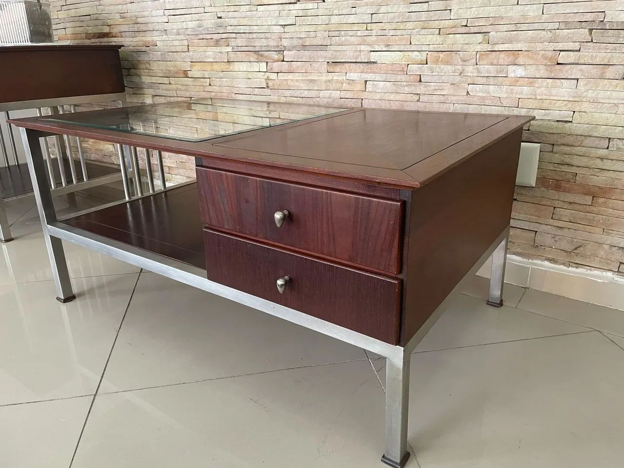Mesa de centro com gaveta e tampo de vidro - Foto 3