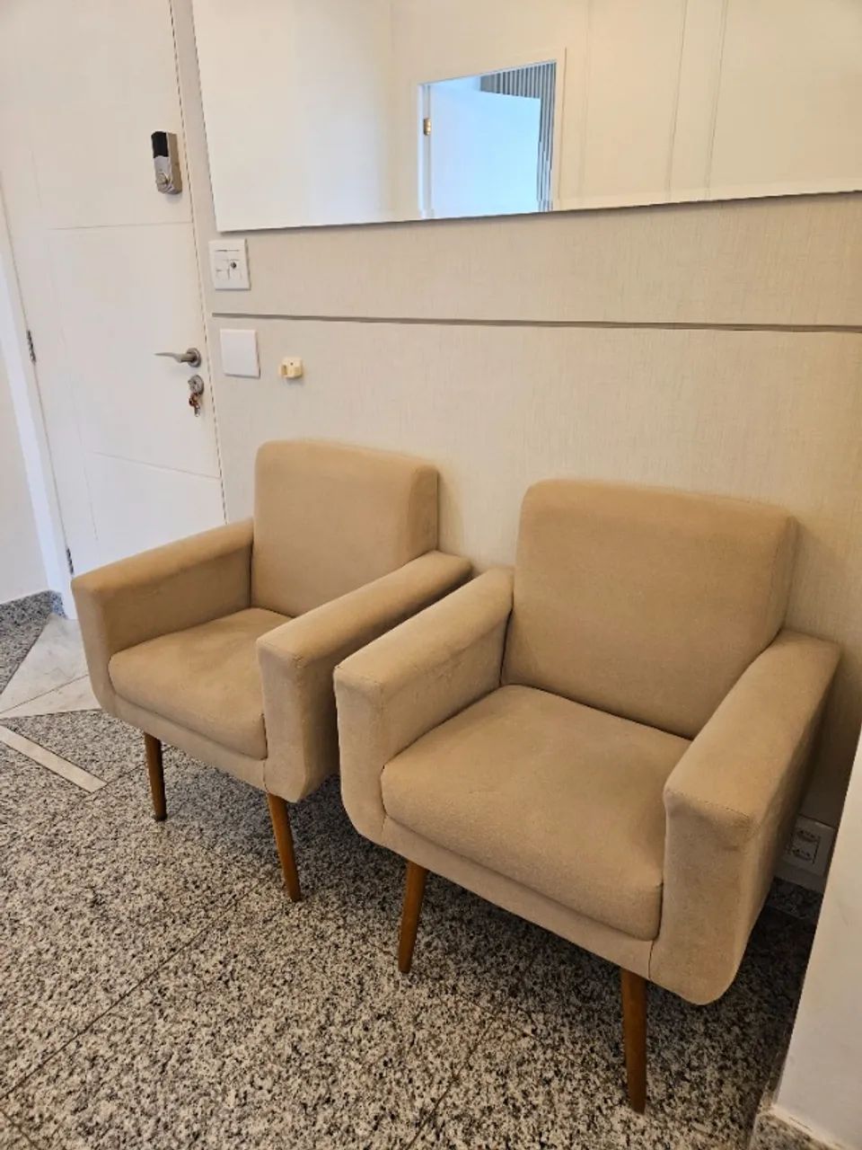 2 cadeiras/poltronas confortáveis - cor bege - Foto 2