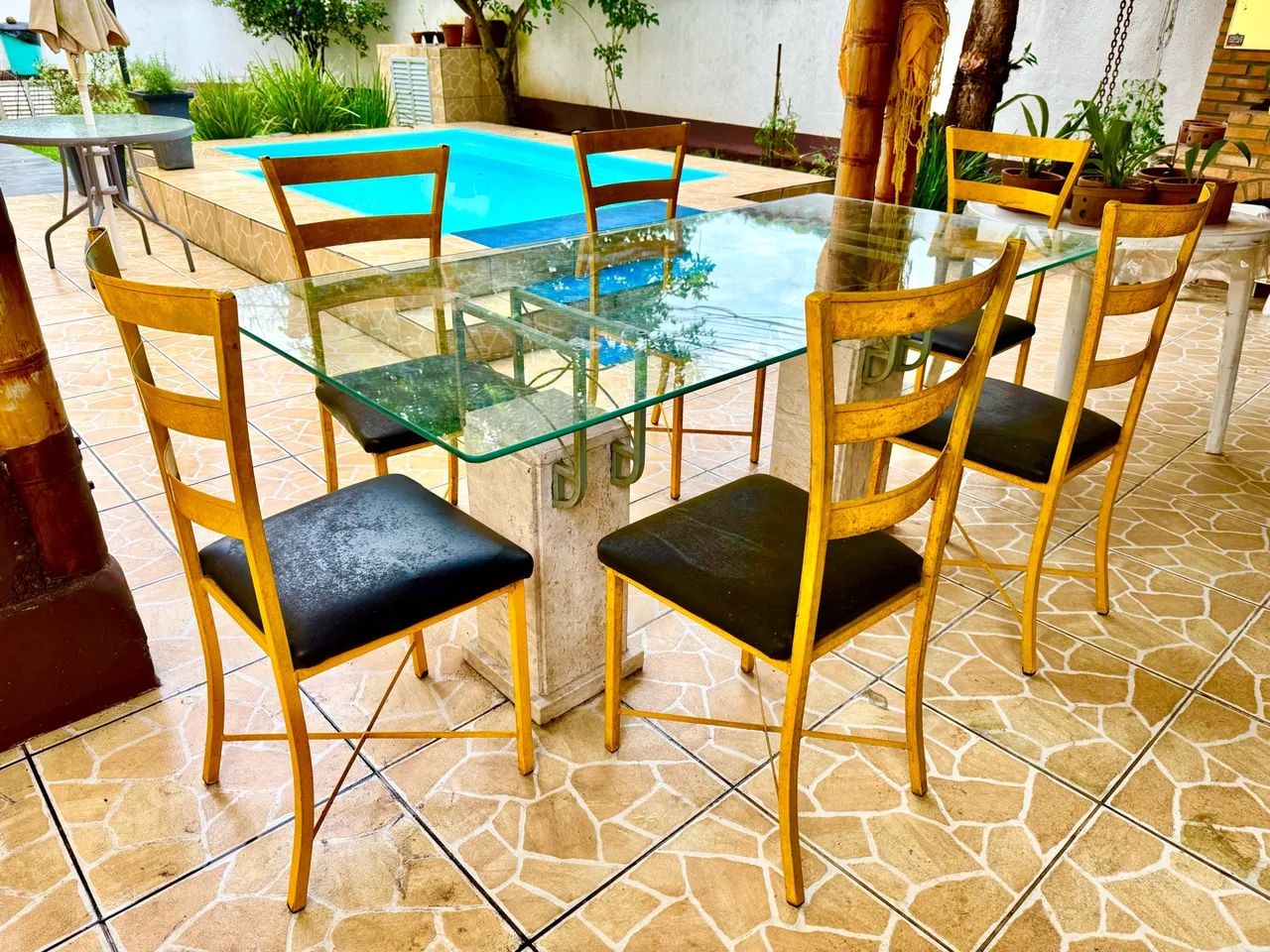 Mesa de 6 lugares (MÁRMORE MACIÇO), 