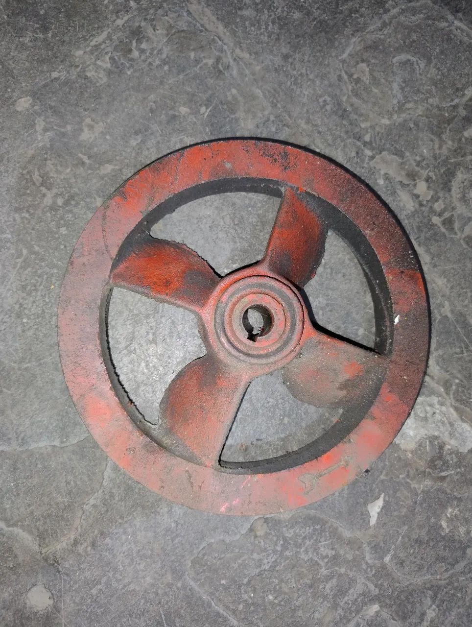 Polia cabeçote compressor ar 20cm eixo 5/8" usada