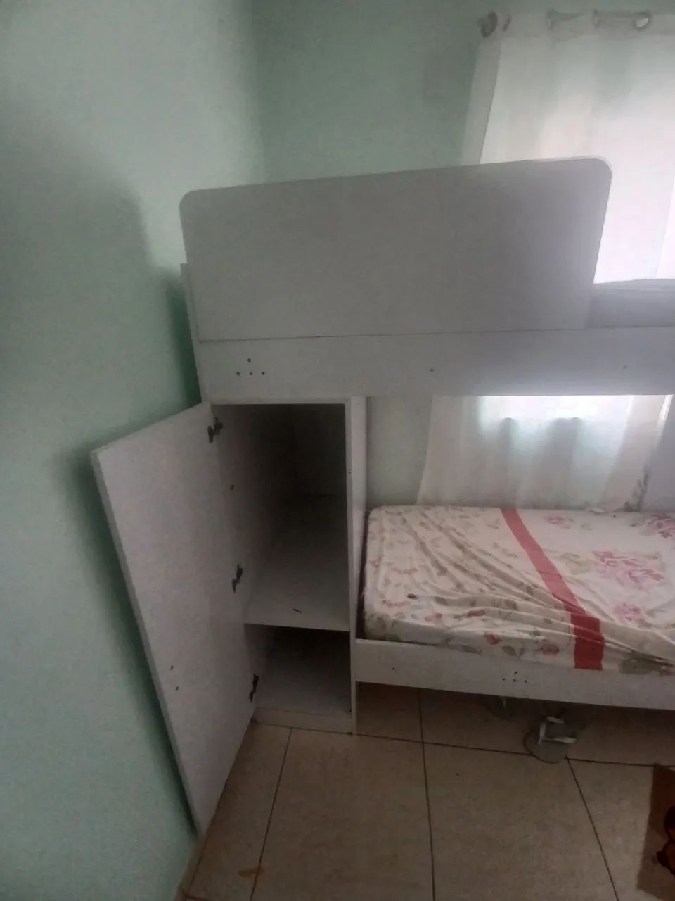 vendo cama beliche solteiro com armário, sem os colchões  - Foto 4