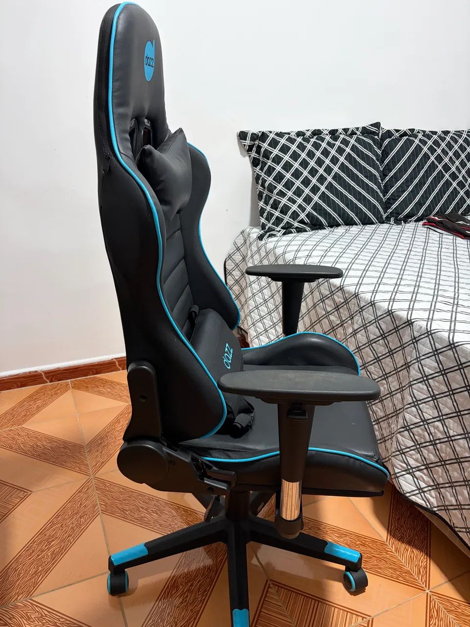 Vendo cadeira gamer Dazz Prime-X V2 - Foto 4