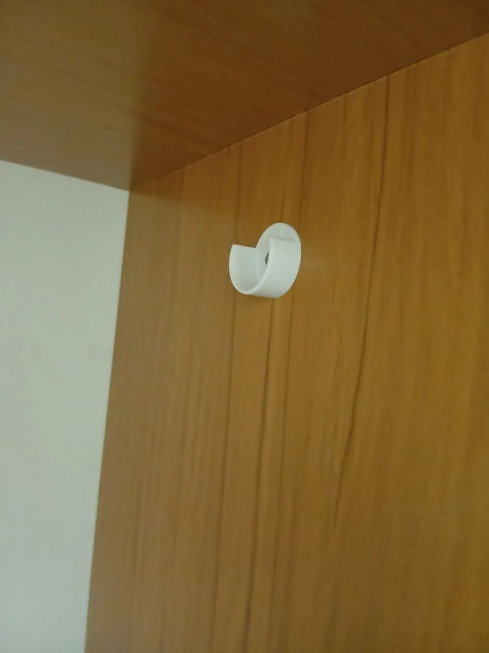 Um sofá de 2 lugares mais e como se fosse 3  lugares. - Foto 3