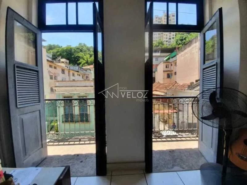 Kitnet/Conjugado - / Residencial / Centro