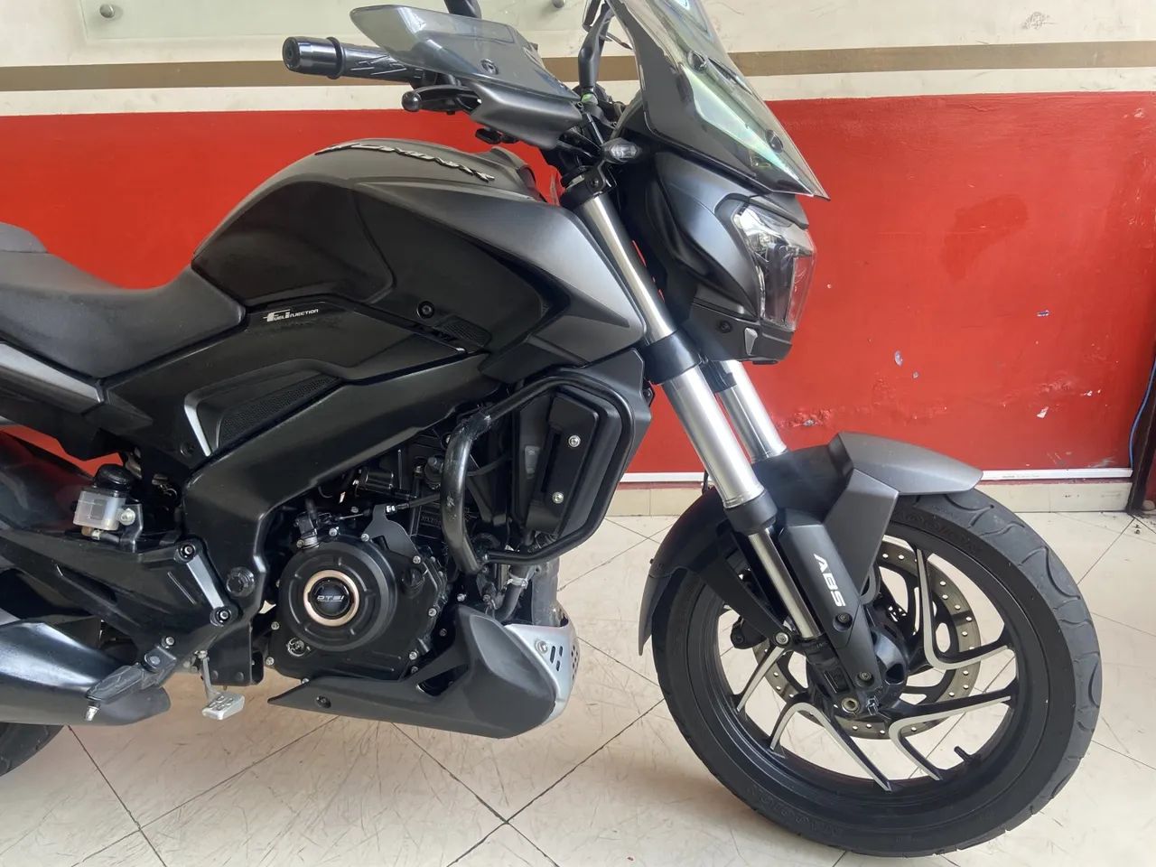Bajaj Dominar 400  2024 - Foto 2