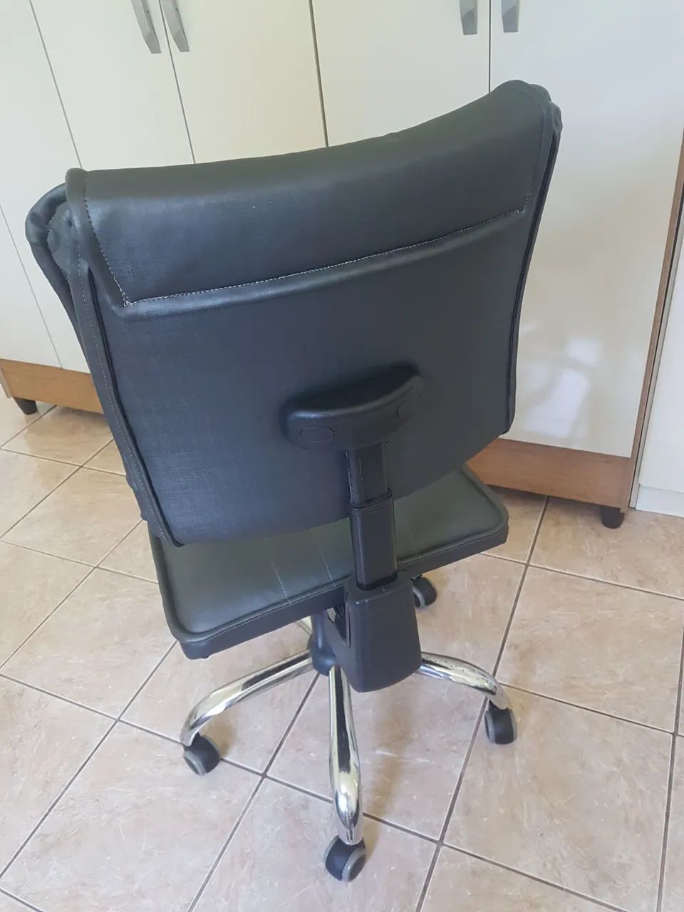 Cadeira escritório/estudo - Foto 2