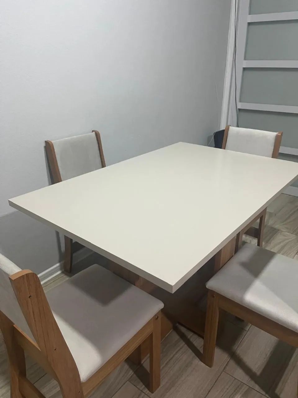 Mesa de jantar c/ 4 cadeiras - Foto 2