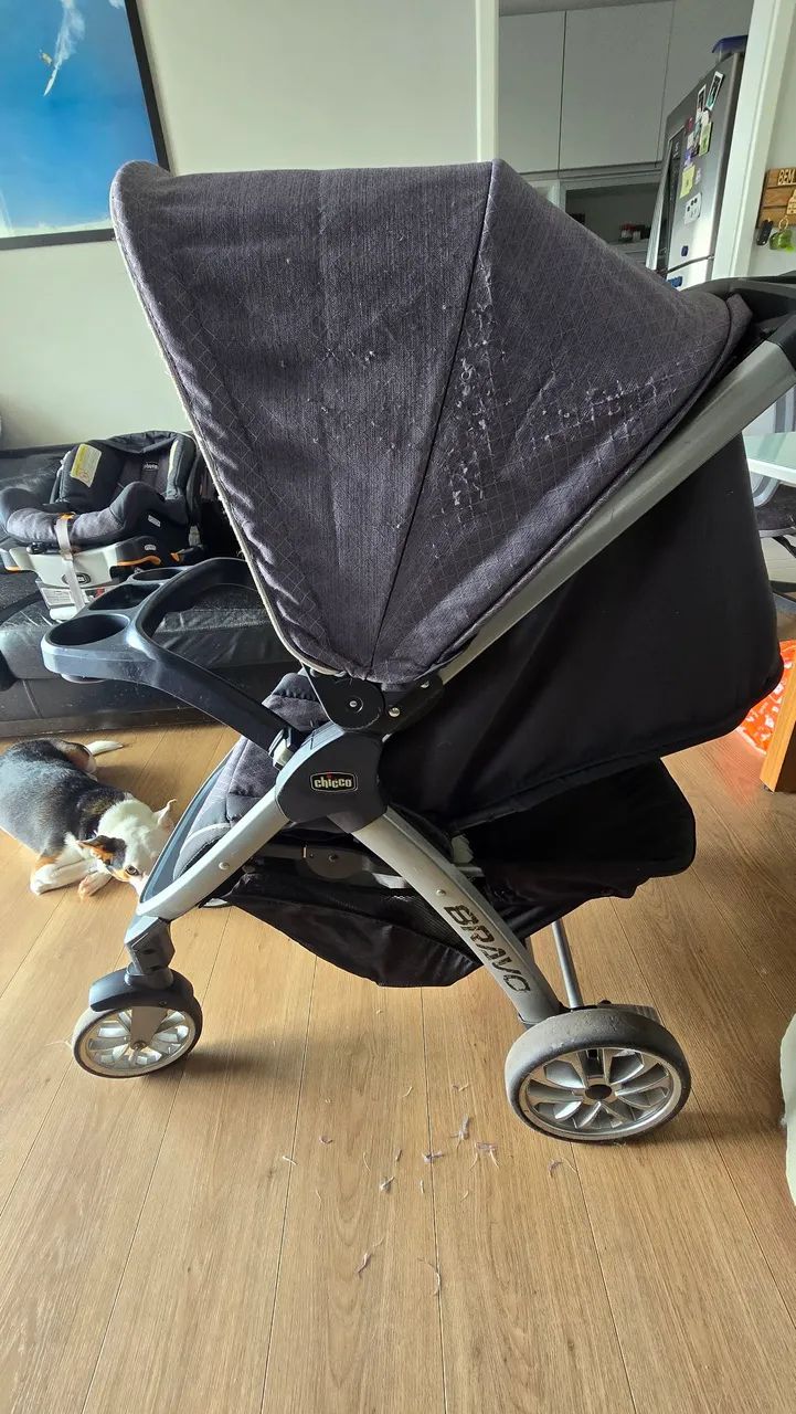 Carrinho de Bebê Chicco Bravo com Bebê conforto e base veicular. - Foto 3