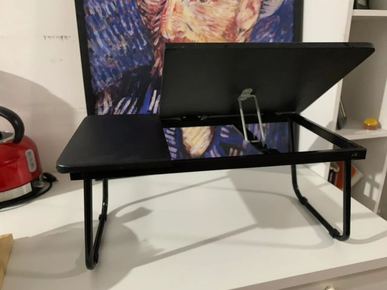 Mesinha de notebook para usar na cama ou no sofá
