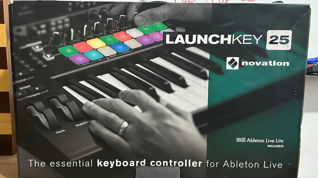 Teclado Controlador Novation Launchkey 25 Mk2 Usb 25 Teclas - Foto 3