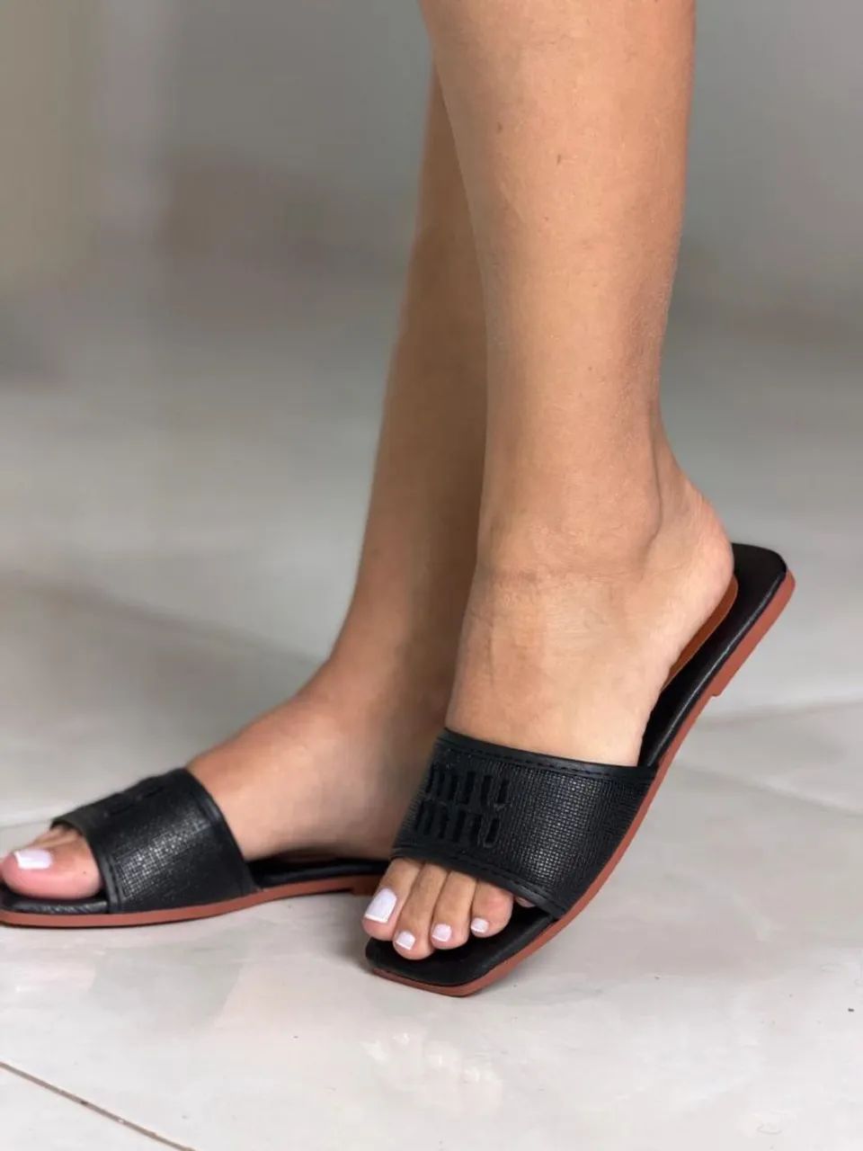 Sandália rasteira sofisticada  - Foto 4